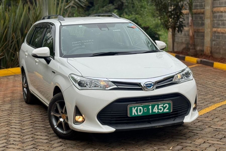 Toyota Corolla Fielder-2018